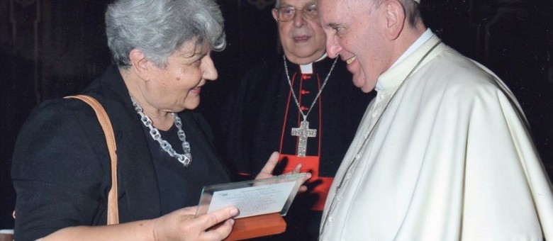 insea-papa_francisco-cristina_bove-vaticano-0